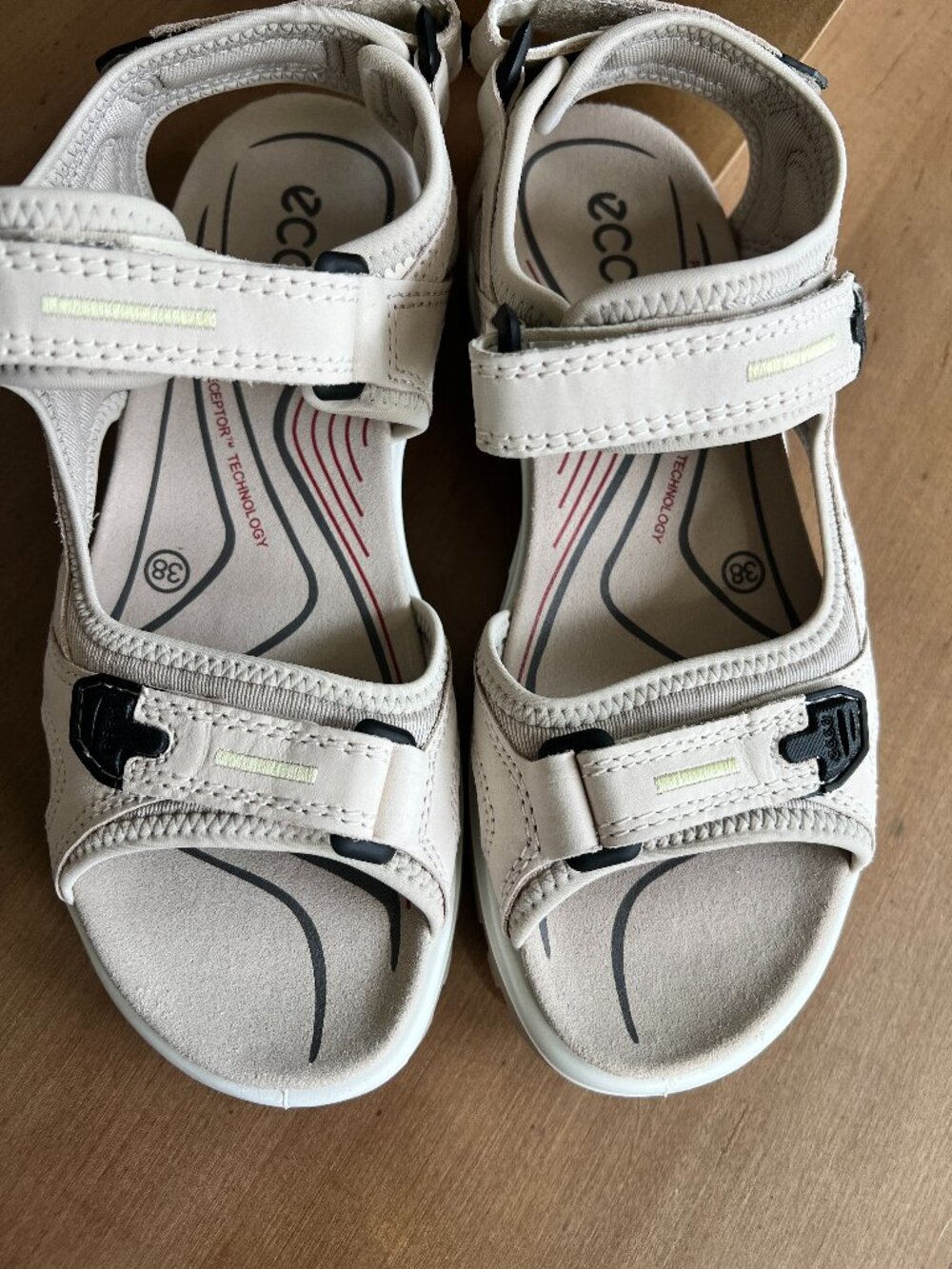 NWT Ecco Yucatan Sandal, Limestone